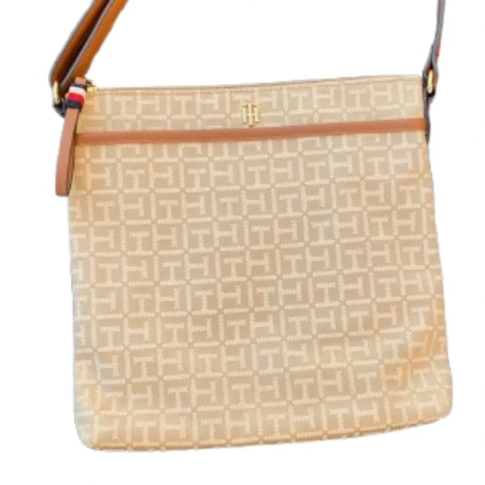 Tommy Hilfiger Crossbody Purse Bag